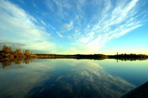 yellowknife_lake_landscape.jpg
